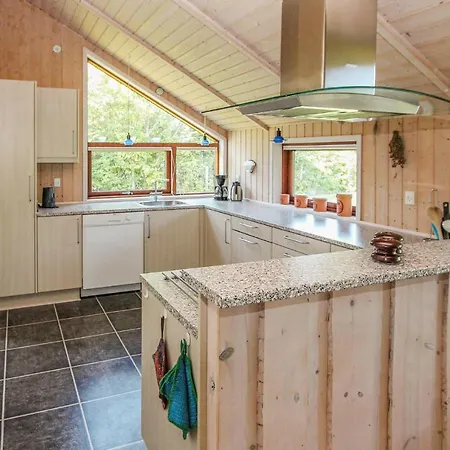 3 Bedroom Cozy Home In Samso