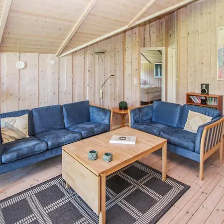3 Bedroom Cozy Home In Samso