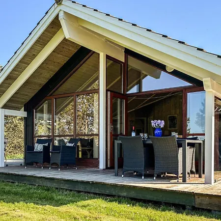 3 Bedroom Cozy Home In Samso