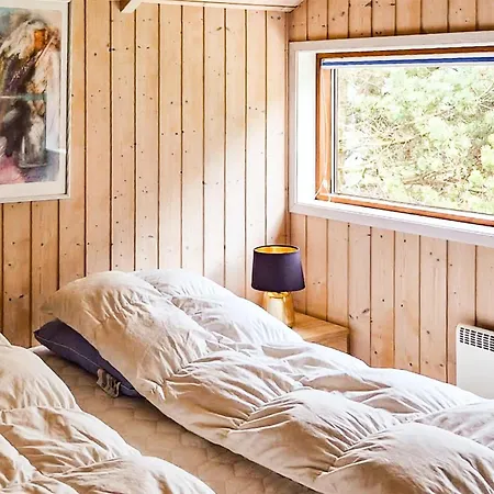 3 Bedroom Cozy Home In Samso